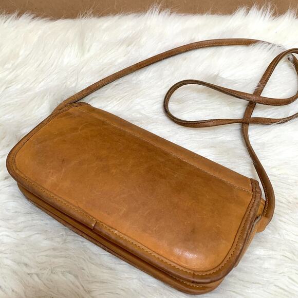 COACH Small USA Vintage Honey Brown Leather Turnlock XBody DINKY BAG #9375 - Picture 6 of 16